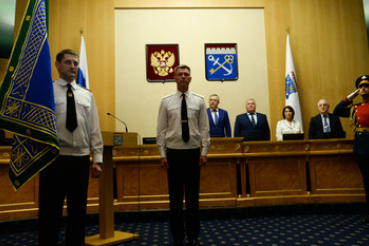 Вручение знамени Управлению Федеральной службы судебных приставов по Ленинградской области