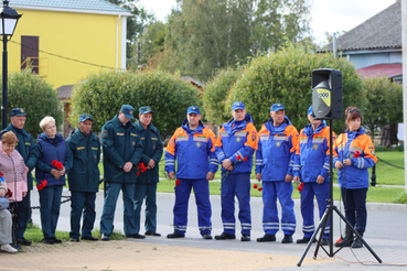 Областные пожарные и спасатели приняли участие в акции  «Реквием над Ладогой»