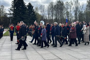 Торжественно-траурная церемония возложения цветов и венков на Пискаревском кладбище