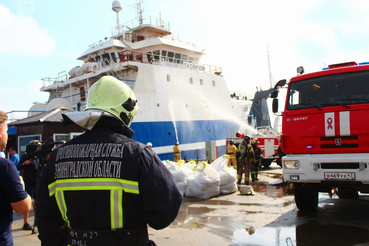 Контрольно-проверочные пожарно-тактические учения на судостроительном заводе «Пелла».