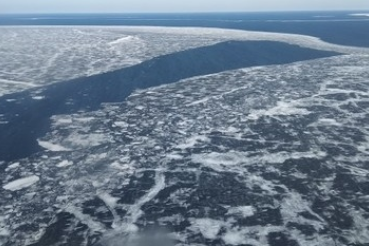 Проведение мониторинга ледовой обстановки в южной части Ладожского озера и впадающих в него рек 10.04.2018
